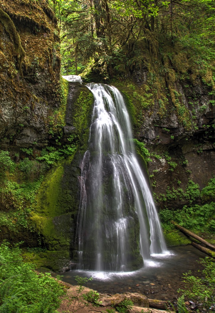 Moon Falls. Lane County, Oregon